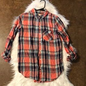 SO Women’s long-sleeve plaid shirt